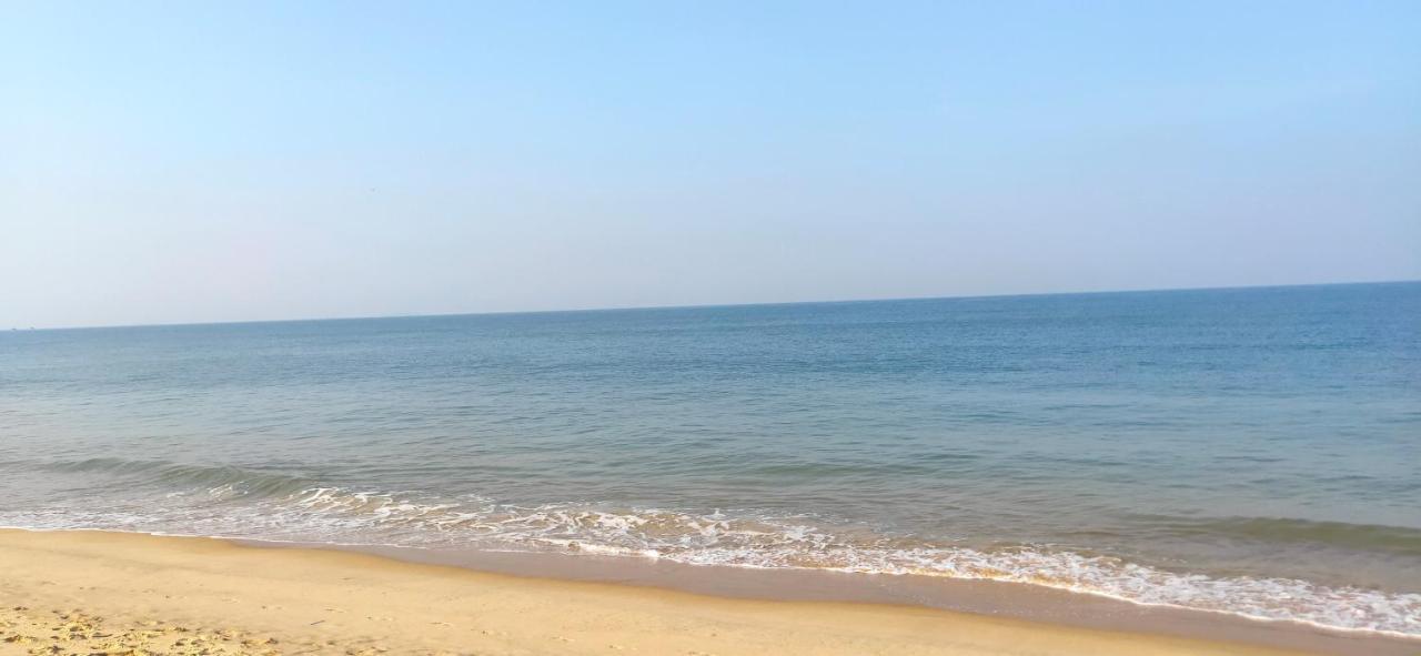 Spectrum Hub Beach Side Studio Apartment - Candolim - Goa Экстерьер фото